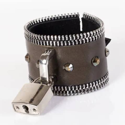 Serpentine Chic Leather Cuff